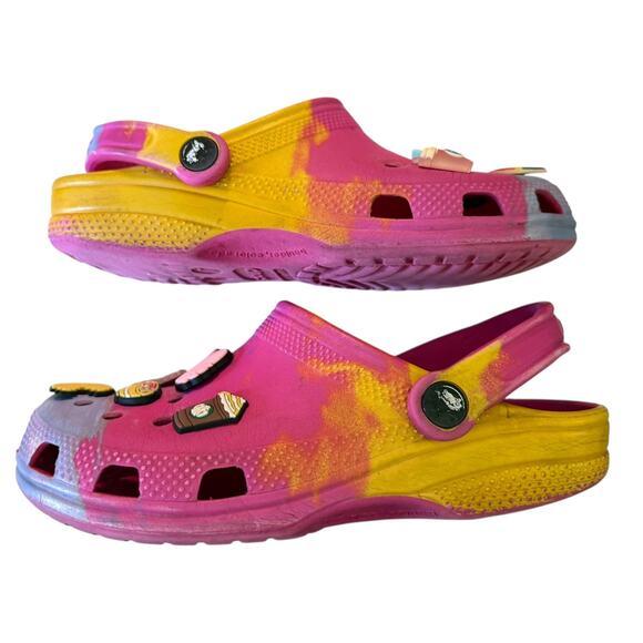 Crocs Tie Dye Multicolor Clogs With 8 Shoe Charms Size 4 - Picture 6 of 8